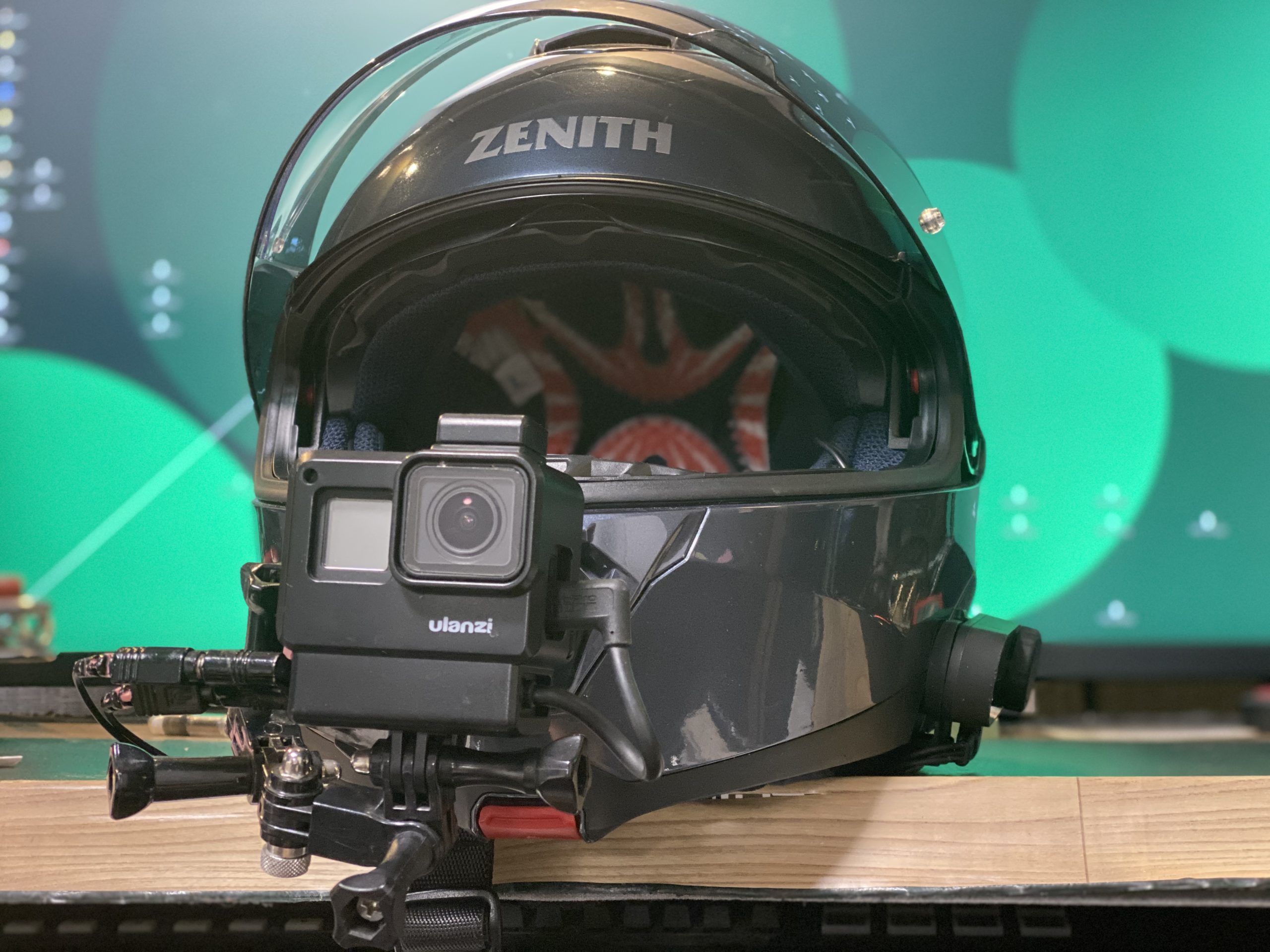 ZENITH YJ-19のカスタマイズ7個を紹介 一手間加えて進化するヘルメット | 30だいのじゆうちょう